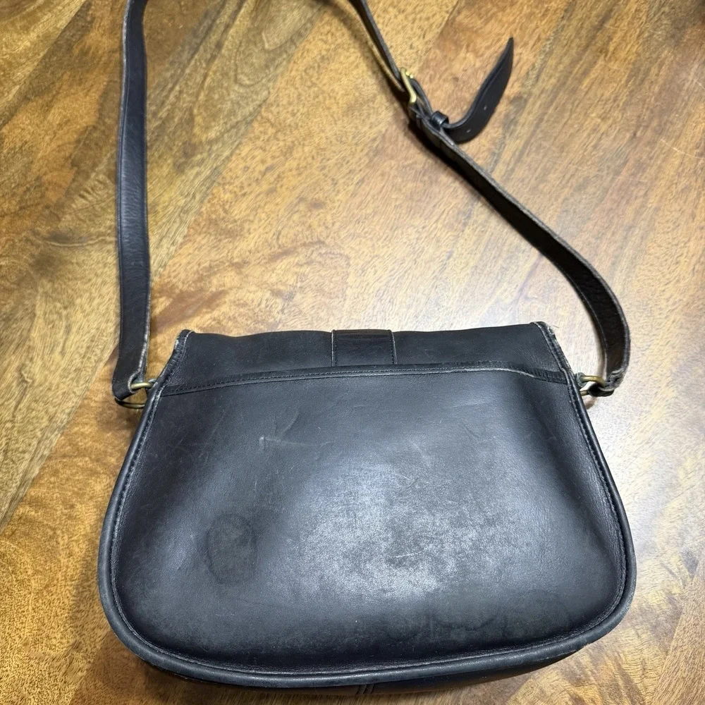 Vintage COACH Chelsea Bag RARE 90s Full Leather Crossbody Snap Closure 211